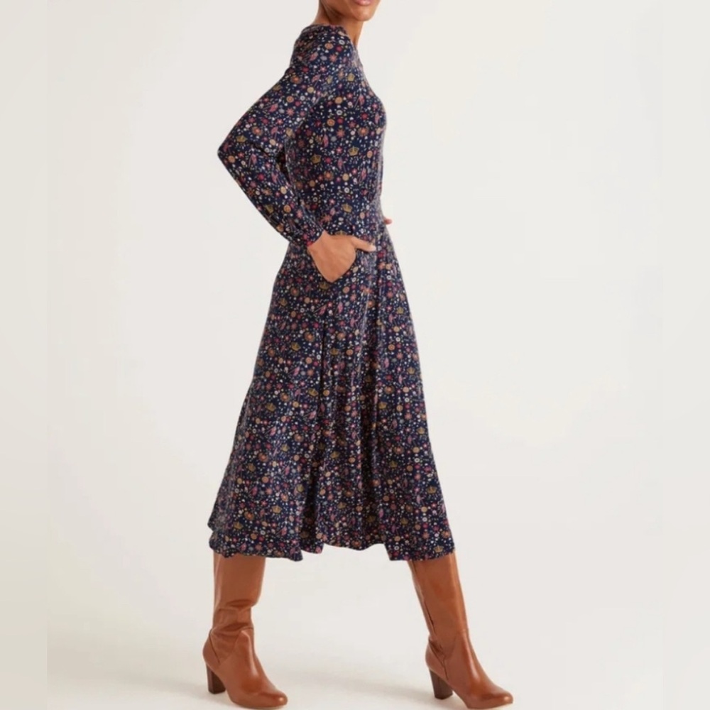 Boden Sasha Jersey Maxi Dress, in Royal Crown Print, Size 4L